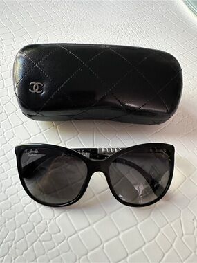 CHANEL Black Oversized Cat-Eye Sunglasses with Quilted Case